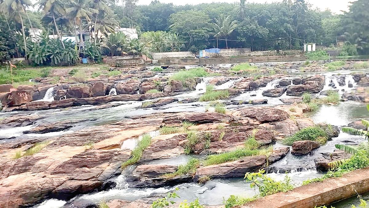 Aruvikkarai Kanyakumari Pravin Travels